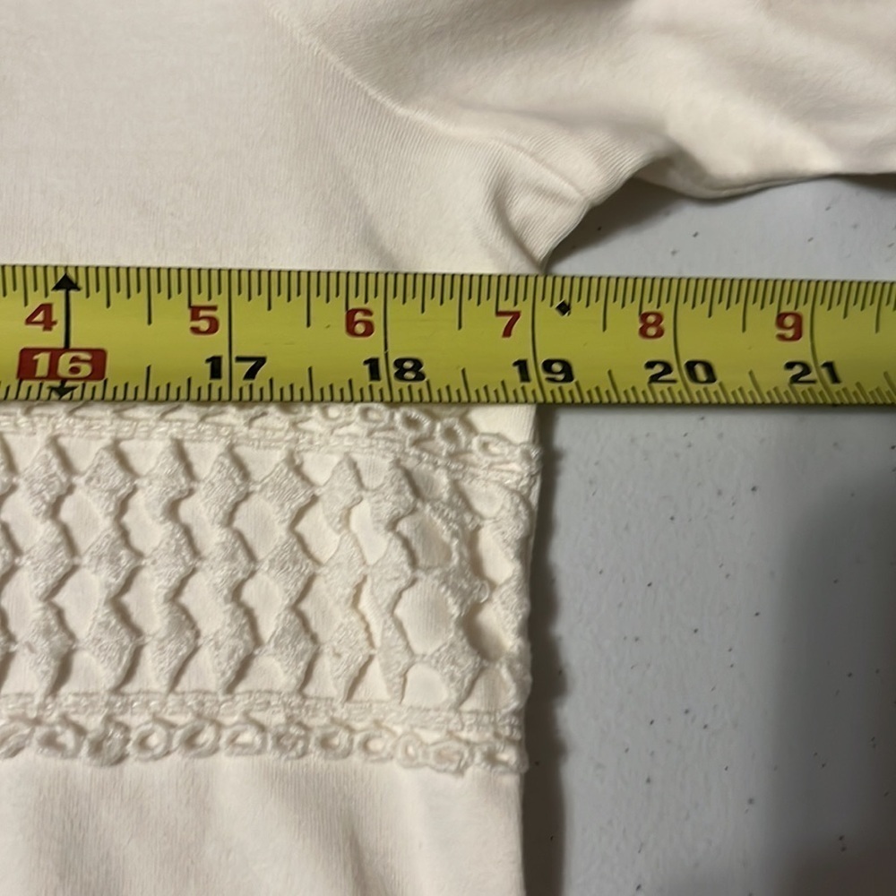 The Tog Shop top, white, size Medium - Picture 4 of 7